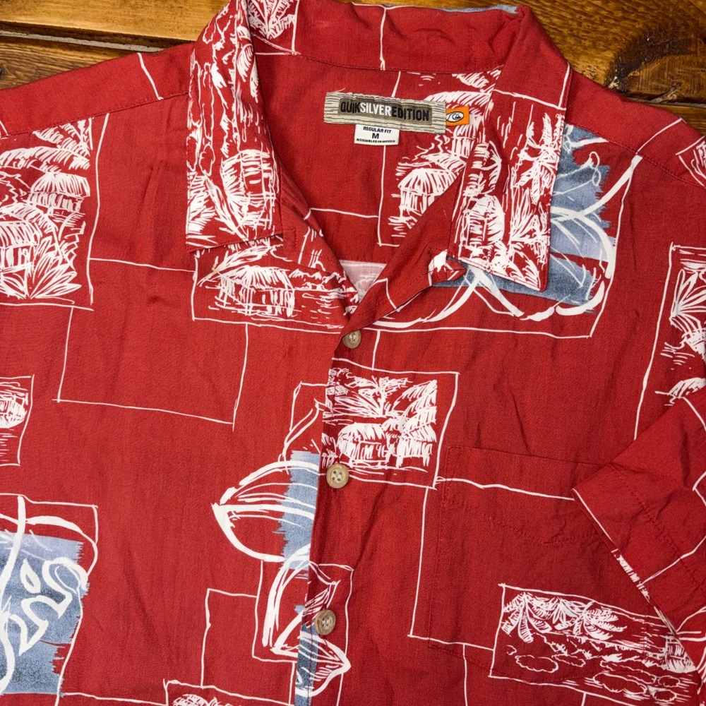 Quiksilver Edition Button Shirt Mens Medium Red Floral Rayon Aloha 90s y2k Surf